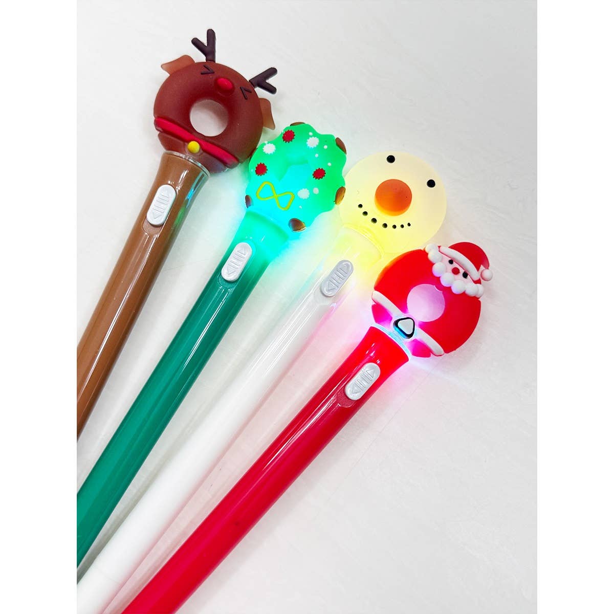 MÉLANGER LA COULEUR Stylo à bille lumineux à thème de Noël en vente sur Faire4