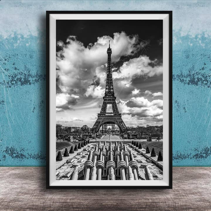 Impression de la Tour Eiffel | Photo en noir et blanc pour la vente par Clifton Haley Photography