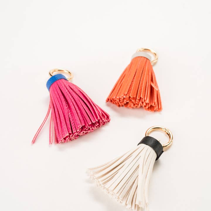 Violet & Brooks – Großhandel Geldbörsen-/Taschenzubehör – Damen – Zweifarbige Quaste3