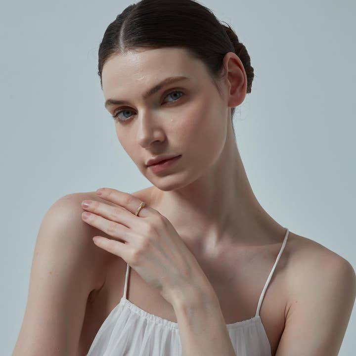 Perimade & Co. LLC - Wholesale Band/gestapelde ring - Twee-Tonige Gedraaide Touwknoop Band Ring in 925 Sterling Zilver4