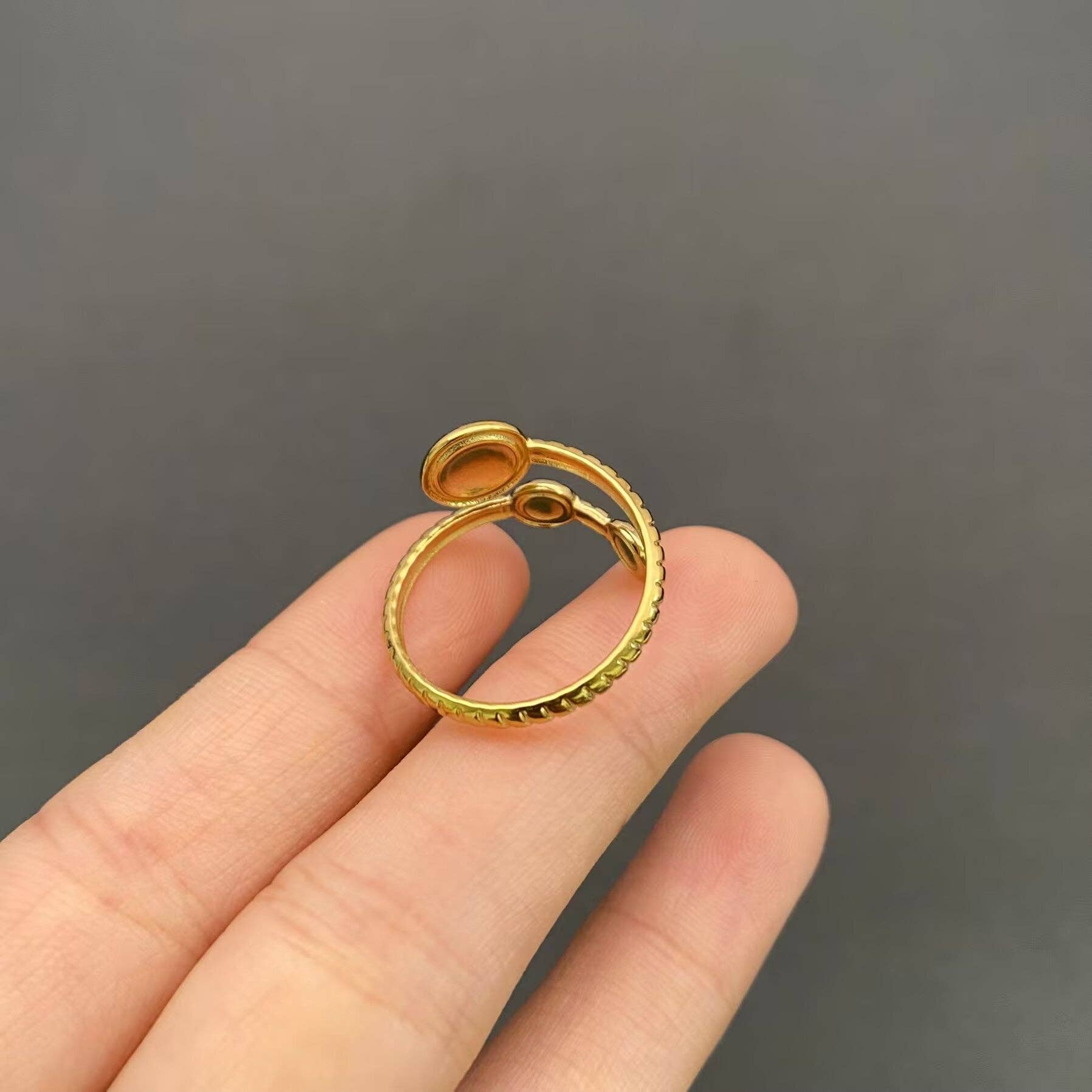 Mio Queena – Großhandel Cocktail-/Statement-Ring – Schwarzer Emaille-Truthahnauge 18K vergoldeter Edelstahlring - FGS3