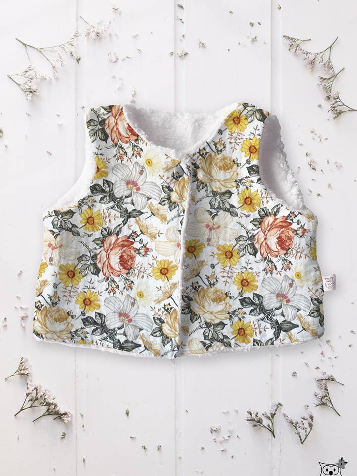 “English Garden” shepherd's vest for wholesale by Un hibou dans le papier