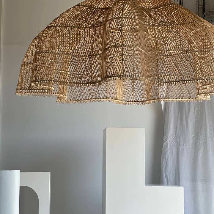 Office Objets - Wholesale Chandelier/Hanging Light - Immense rattan suspension in the shape of a flower, tulip, corolla H:1m; D:1m503