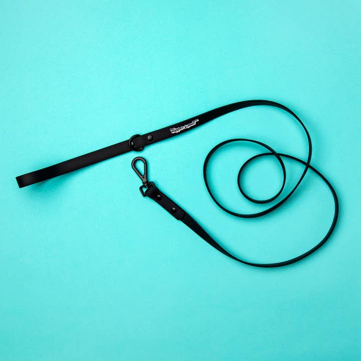 *SOLDE* Laisse pour chien imperméable en PVC de 6 pieds - Pepper pour la vente par The Dapper Paw