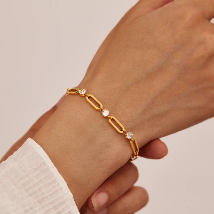 White Leaf – wholesale Link & chain bracelet – Cubic Zirconia & Oval Link Chain Bracelet in Silver
1