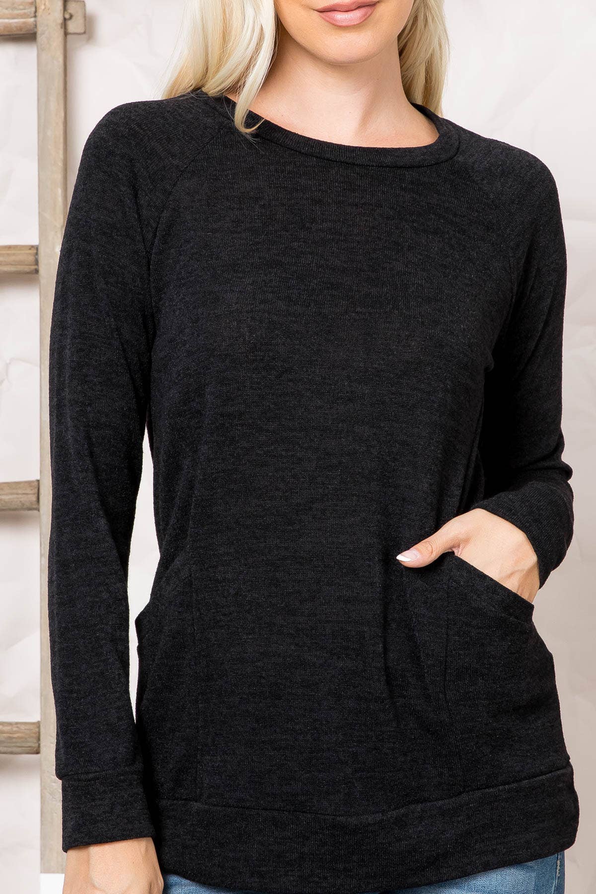 You & Me - Vente Haut en maille – femme - HAUT À MANCHES LONGUES EN TRICOT EN V YMT20078V84