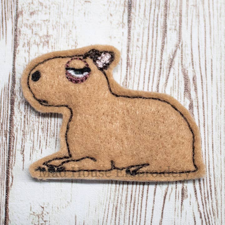 Feutre Capybara | Feutre Capybara | Feltie Capybara non coupée, Feutre non coupé, Feutre non coupé, Applique en feutre, Embellissement Feltie, Feutre, Feltie pour la vente par Mad House Embroidery
