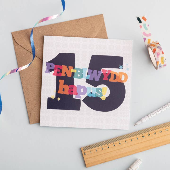 Biglietto d'auguri 'Pen-blwydd hapus 15' per la vendita all'ingrosso da parte di Draenog