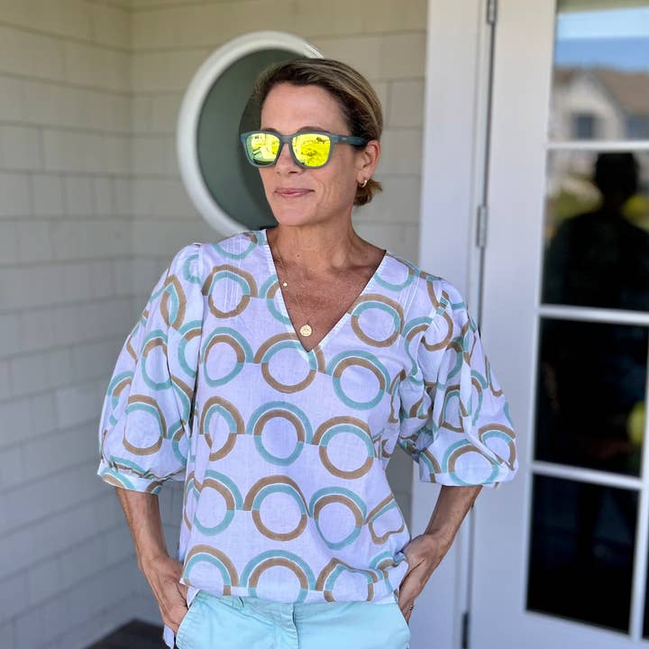 Blusa con mangas abullonadas para perros Mint Prairie para venta al por mayor de Beastly Threads