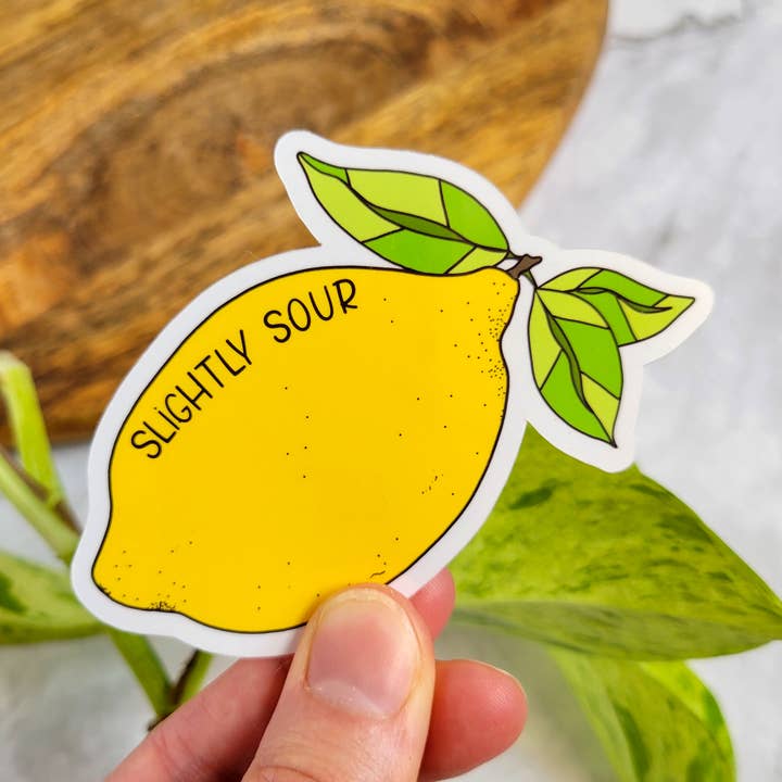Autocollant vinyle citron légèrement aigre, 3x2,5" pour la vente par Chez Louie Designs