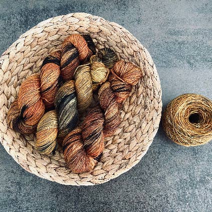 Filo di lana da 100 g colorazione «amphora» per maglia e uncinetto per la vendita all'ingrosso da parte di Die Wollwichtel