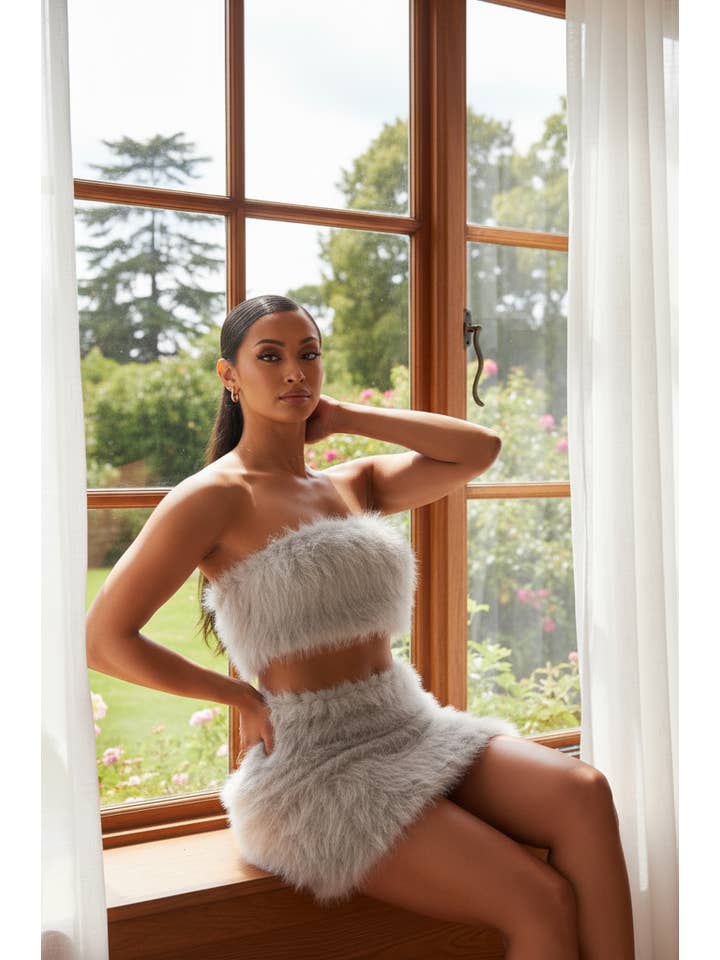 5besties inc – wholesale Top & skirt set – Women's – FAUX FUR 2 PIECE SET2