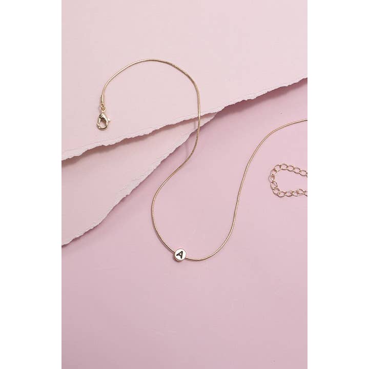JOSSLYN by wall to wall - Wholesale Pendant/Charm Necklace - ROUND SNAKE CHAIN INITIAL NECKLACE | 31N22405