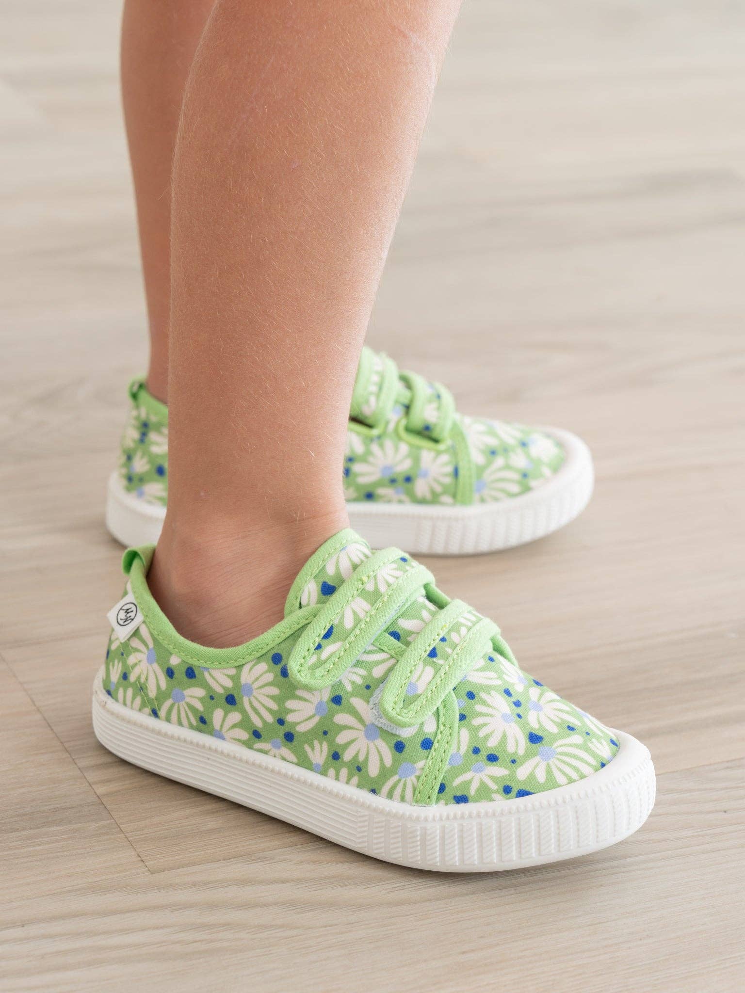 Marie Nicole Clothing - Wholesale Lifestyle Sneakers - Kids - Girls' Canvas Velcro Sneaker in Floral8