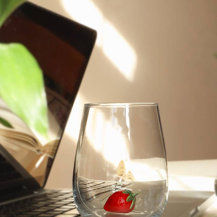 Adamodart - Vente Verre/tasse - Verre sans tige avec figurines de fraise et abricot3