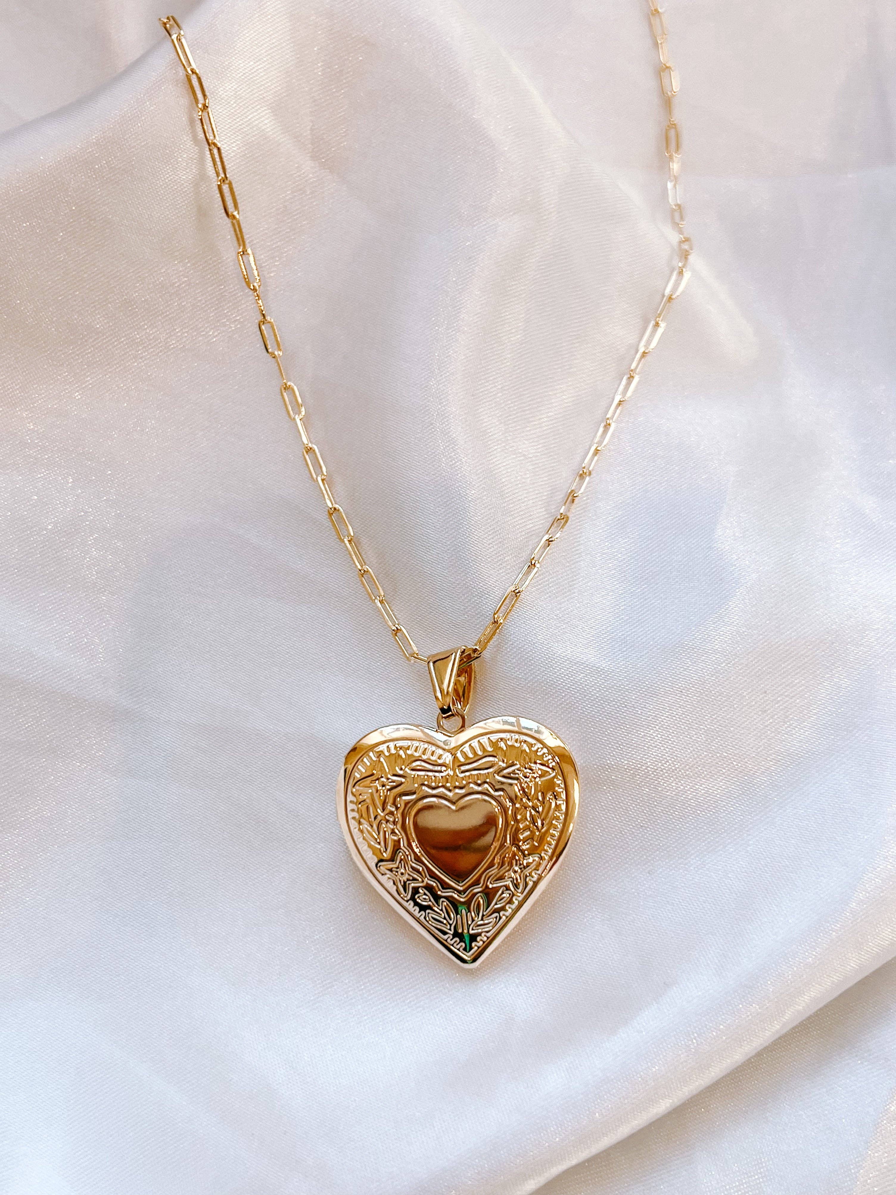 Airotciv by Victoria - Wholesale Locket Necklace - Big Heart locket4