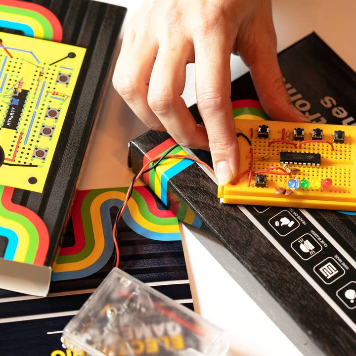 EIGHT Innovation – wholesale Electronic toy – Child & baby – EIGHT Innovation Electronic Games Lab2