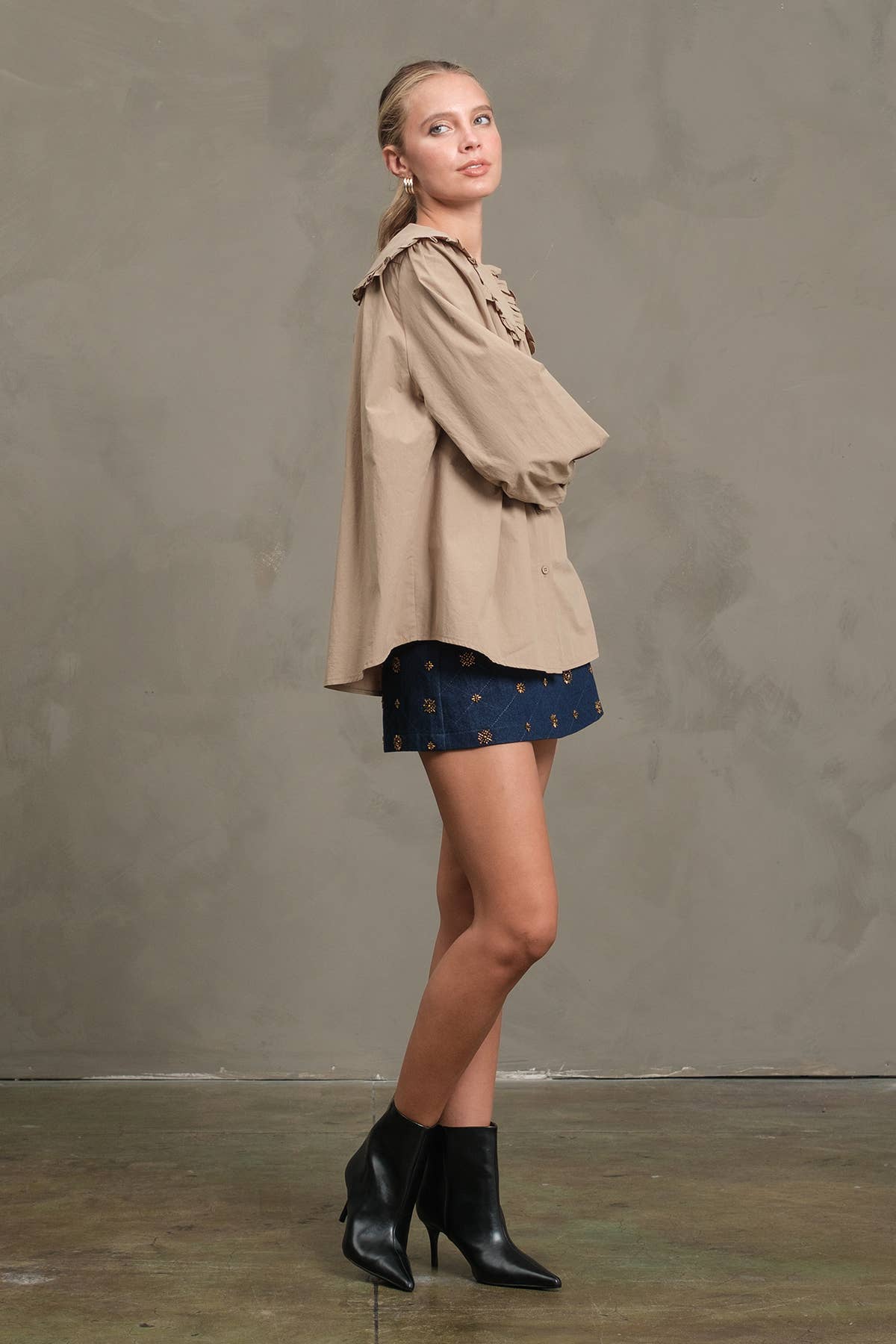 RAISONNEL - Wholesale Blouse - Women's - Frill Collar Cotton Blouse - RT11753