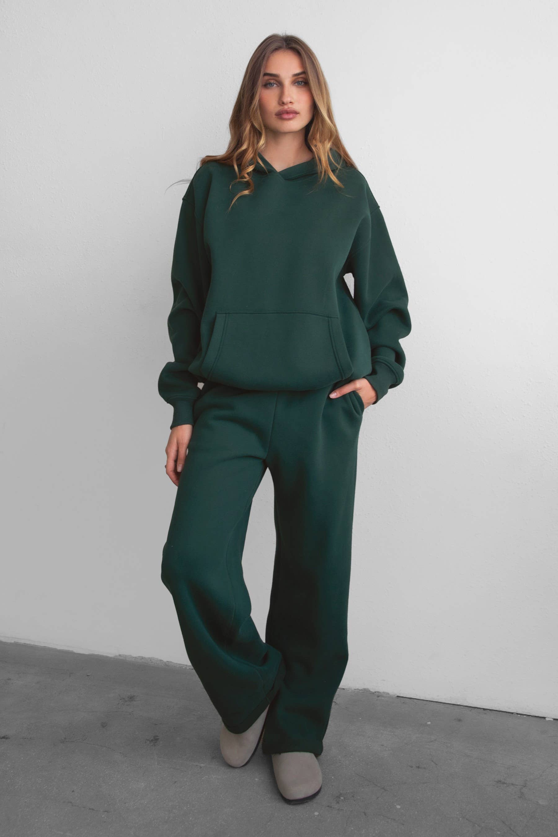 TICTOC - Wholesale Lounge Sweatpants/Joggers - Women's - LANI Cloud Fleece Wide Leg Sweatpants Stretch Waist & Pocket9