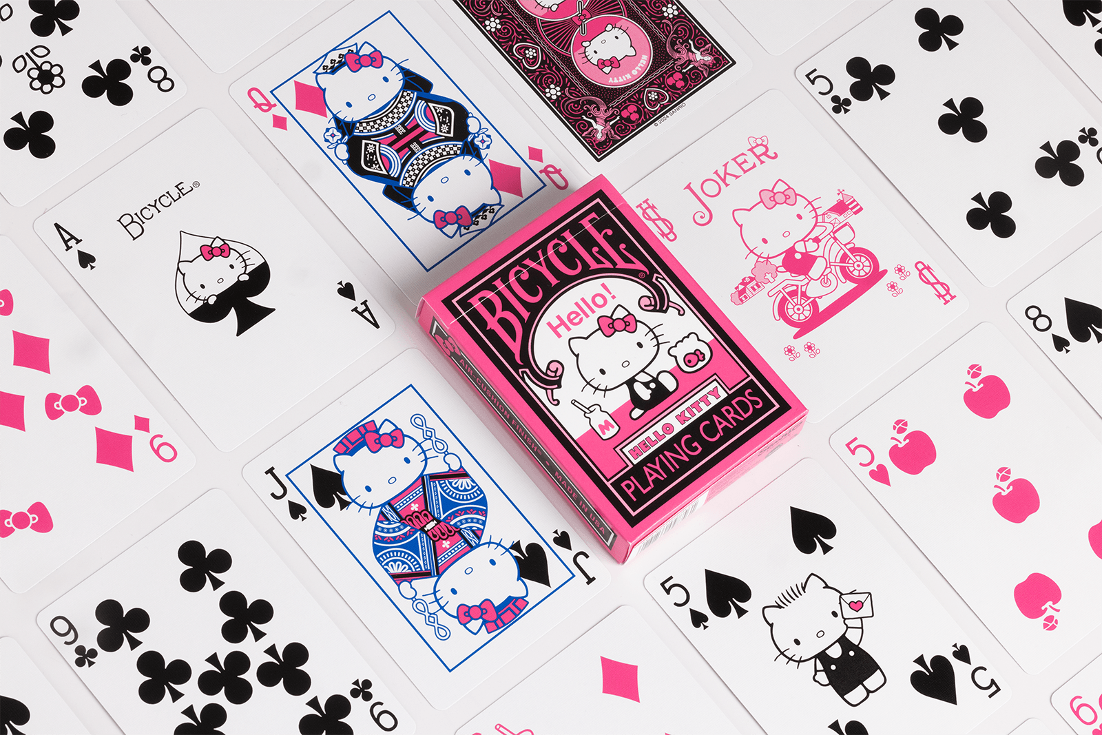 Cartamundi UK – wholesale Playing cards – Bicycle® Hello Kitty Black Pink Playing Cards2