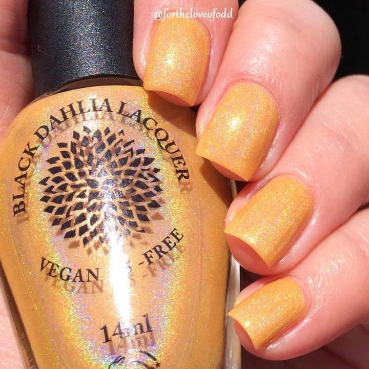 Mandarin Blossoms for engroshandel hos Black Dahlia Lacquer