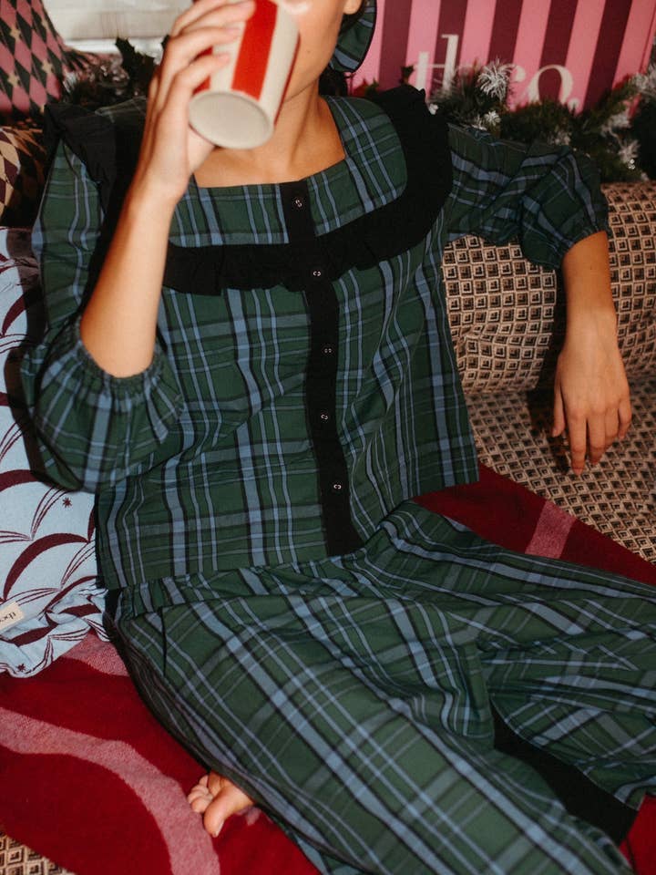 TBCo – wholesale Sleepwear set – Women's – Cropped Cotton Pyjamas in Green Tartan2