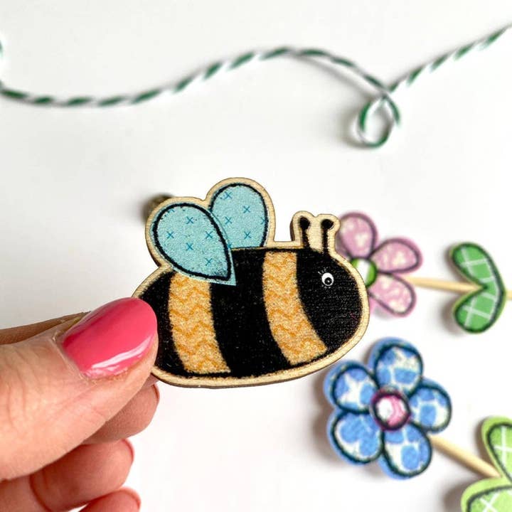 Flossy Teacake - Wholesale Brooch - Bee Wooden Pin Badge