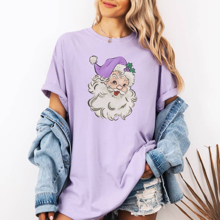 T-shirt avec chapeau de Père Noël violet pour la vente par Merry May