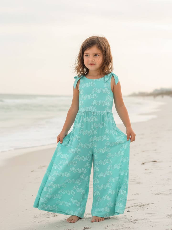 Rita combishort à nouer (vagues aqua) pour la vente par Indie Blue