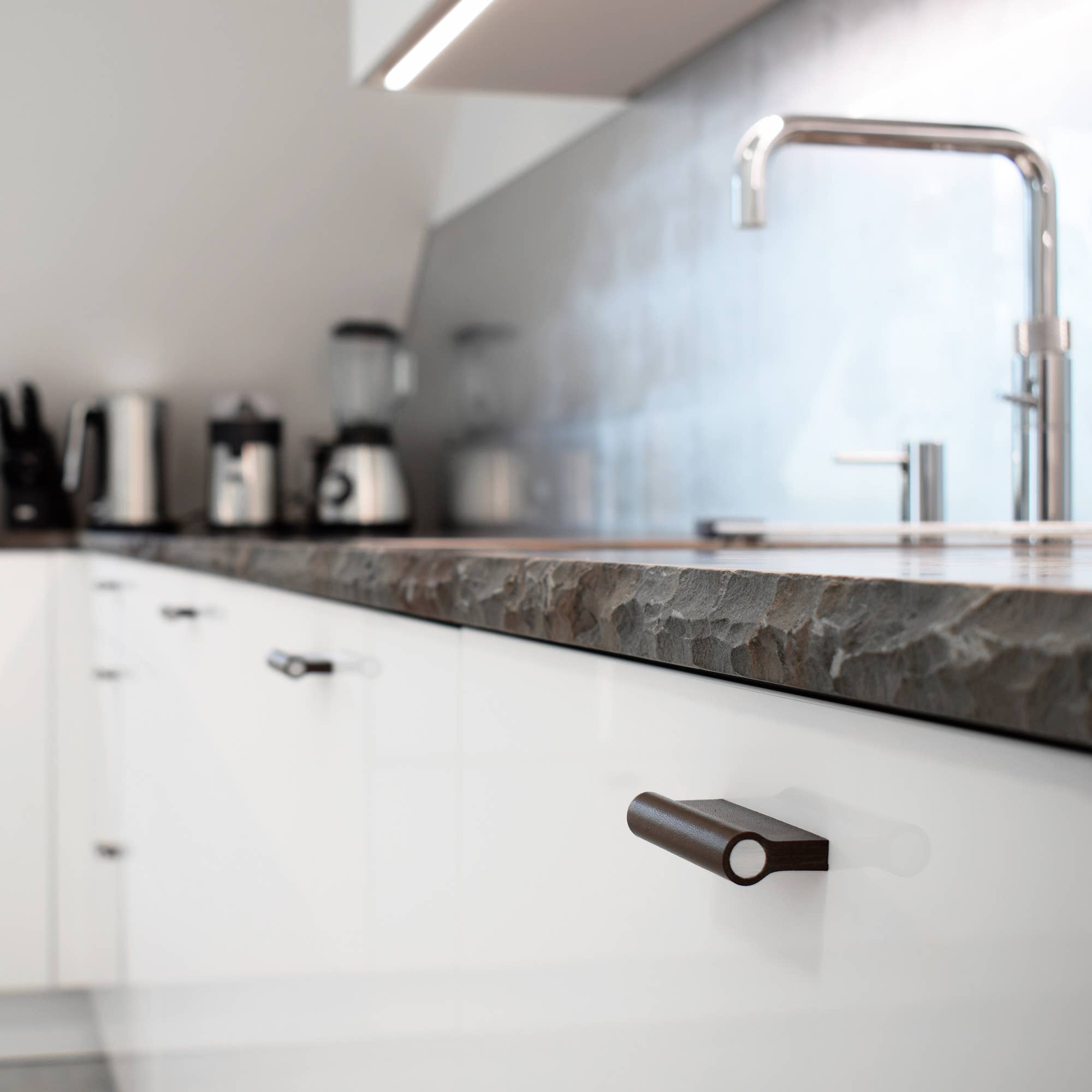 minimaro - luxury furniture handles - Wholesale Knob/Pull - COMO - 61 colors - 10 sizes10