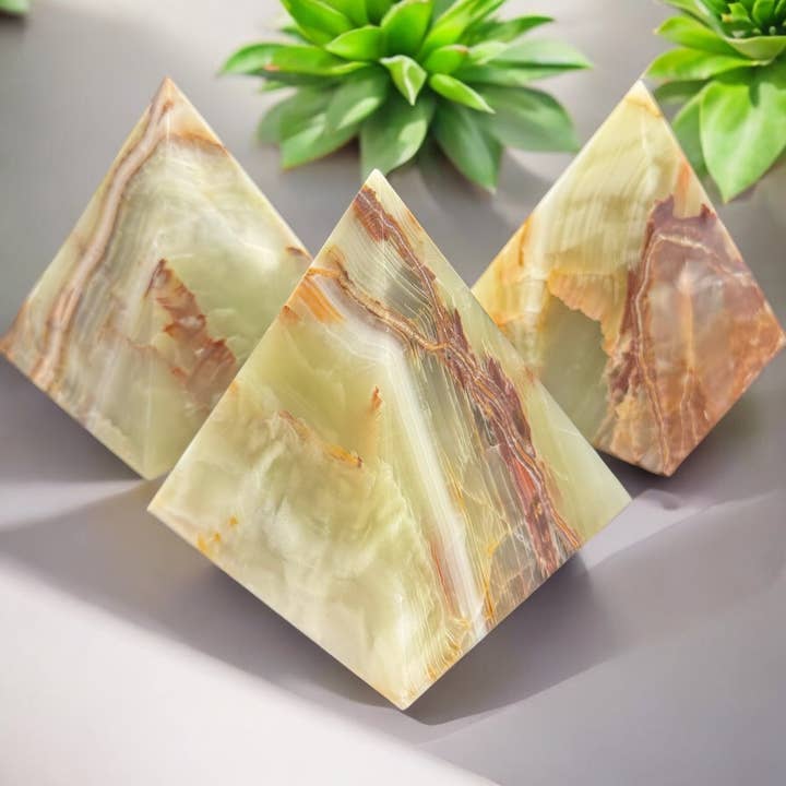 Onyx Pyramid 4" for wholesale by Funky Stuff