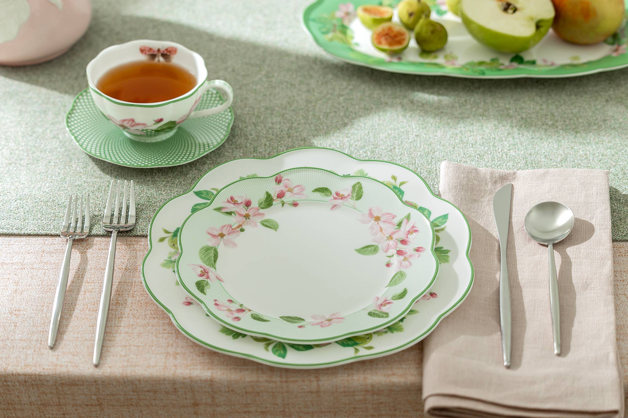 Grace Teaware - Wholesale Dinner Plate - Apple Blossom Bone China 8.25" Dessert Plate3