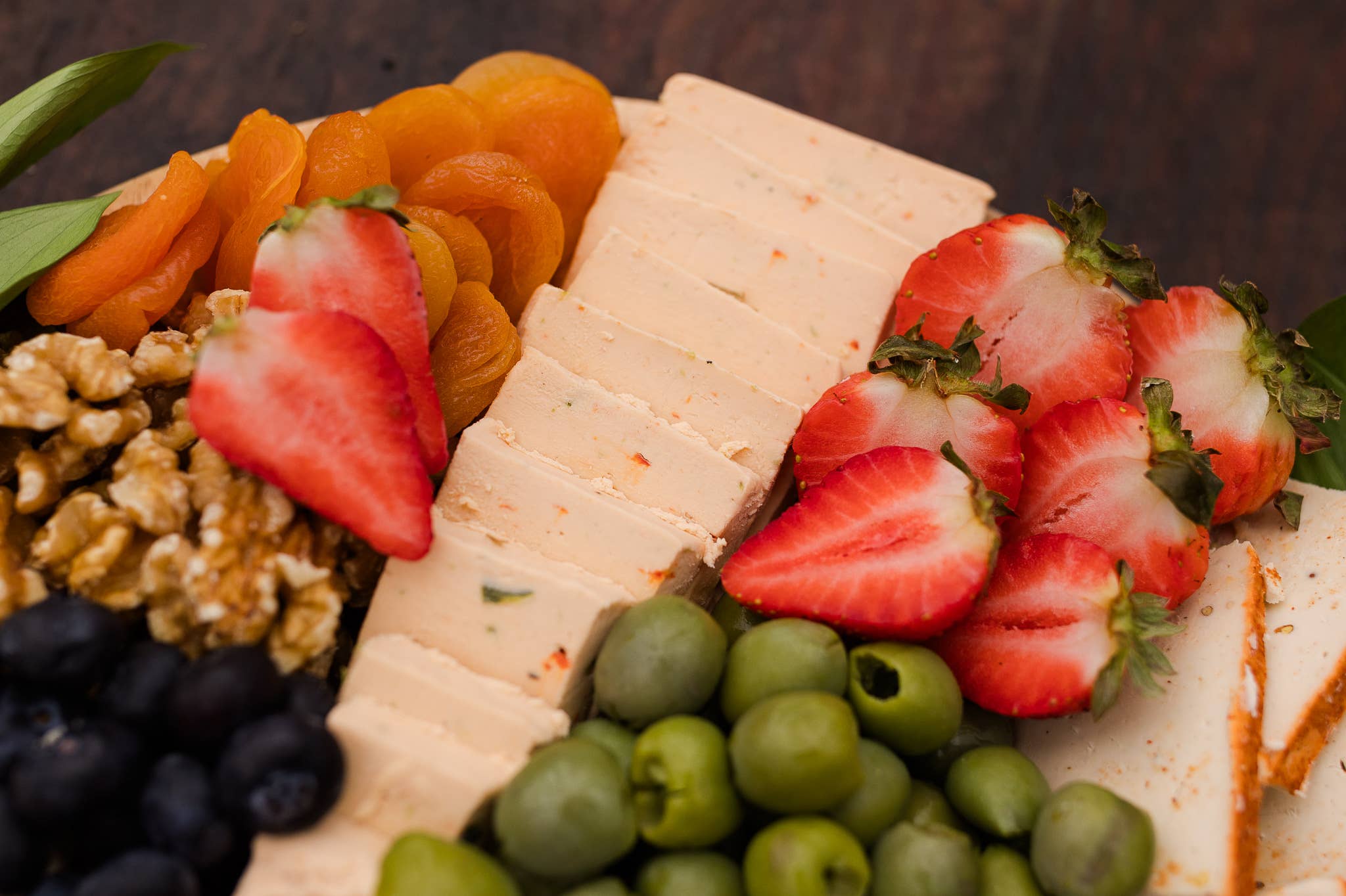 Darë Vegan Cheese - Wholesale Cheese - Pepperjack Plant-Based Cheese Wedge1