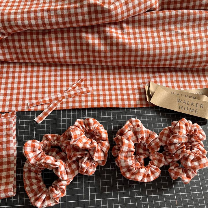 Walker Home – wholesale Scrunchie - Women’s – Scrunchie - Cinnamon/White - Linen2