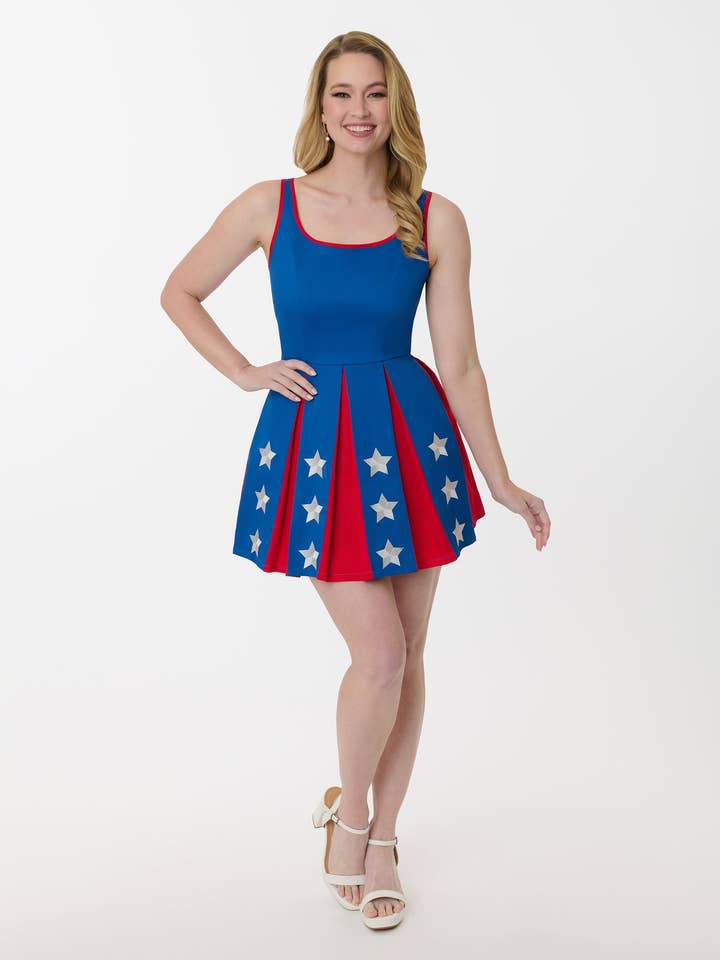 Smak Parlour Tuta con Gonna a Pieghe Rossa, Blu e Bianca con Stelle per la vendita all'ingrosso da parte di Unique Vintage