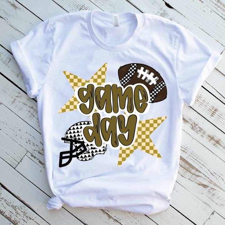 Maglietta grafica da calcio con stelle a scacchi per il giorno della partita di calcio oro per la vendita all'ingrosso da parte di Southern Attitude Designs Inc