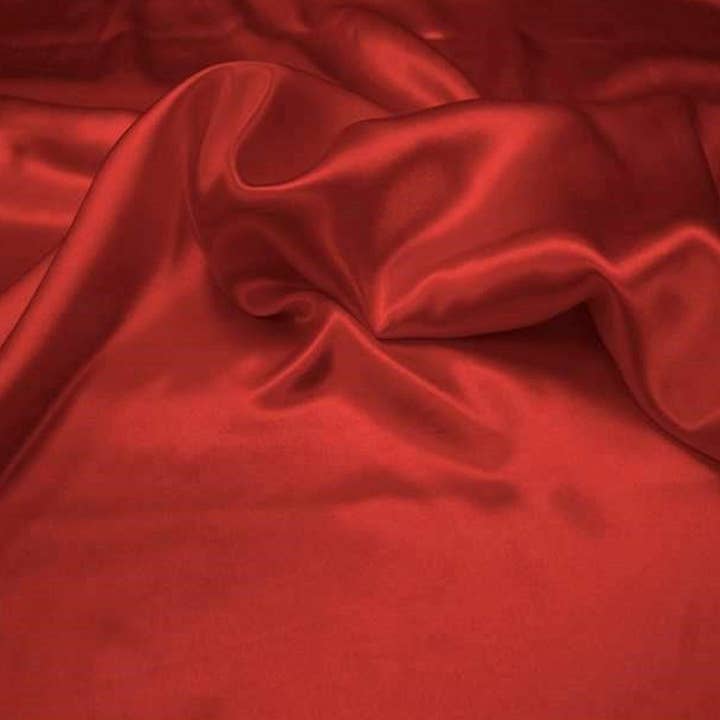 Tissu Charmeuse Rouge pour Occasions Spéciales 58/60 Pouces pour la vente par Radyan Fabrics