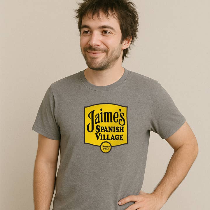T-shirt à logo de Jaime pour la vente par Jaime's Spanish Village