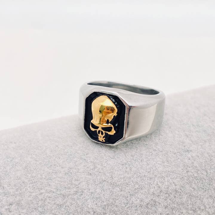 Mio Queena - Wholesale Signet Ring - Hip Hop Stainless Steel Skull Ring - MJ/MR