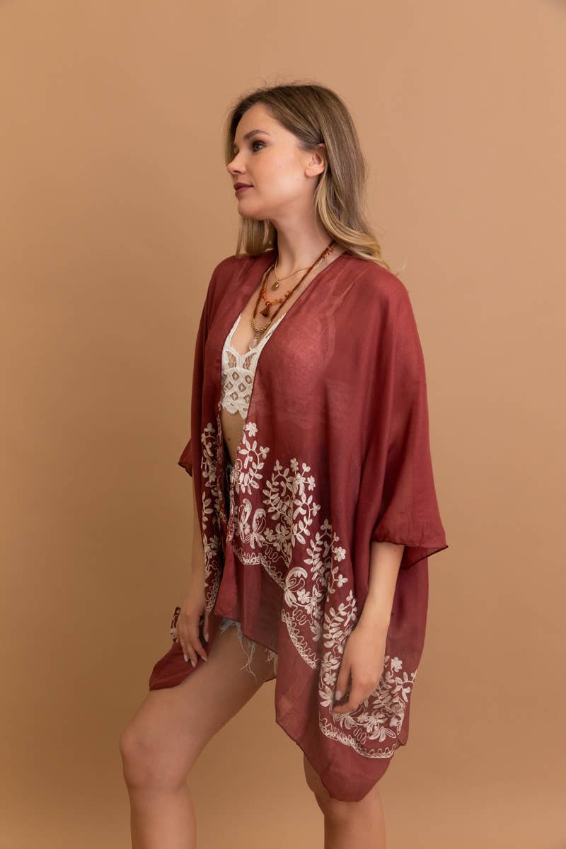 Leto Accessories - Vente Kimono – femme - Kimono brodé floral style bohème chic avec détails en points et pompons 🌼9