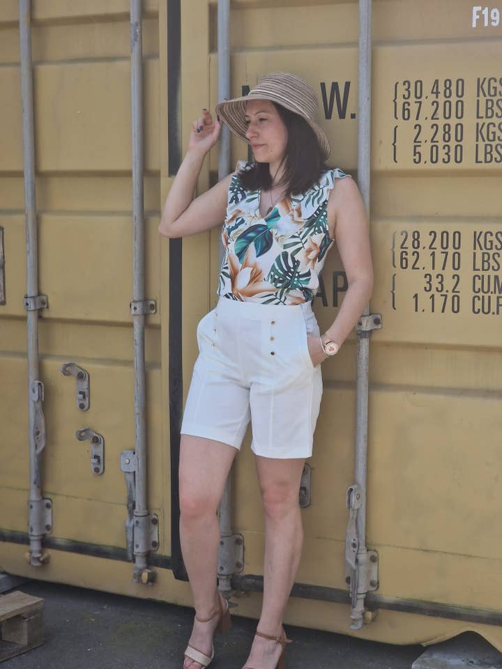 CBYOU - Wholesale Blouse - Women's - Women's Floral Print Skull Top3