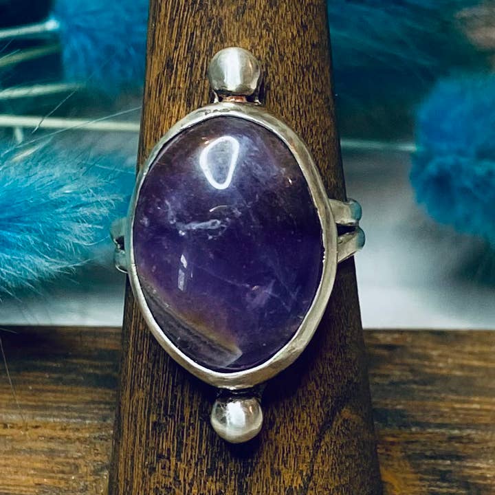 Damenring aus Sterlingsilber mit Amethyst für den Großhandel von SNJD Boutique