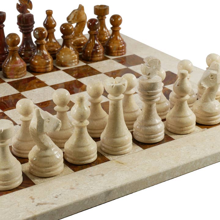 WorldWise Imports - Wholesale Bordspel - Botticino en Rode Onyxbord Schaakset in Synthetische Lederen Doos2