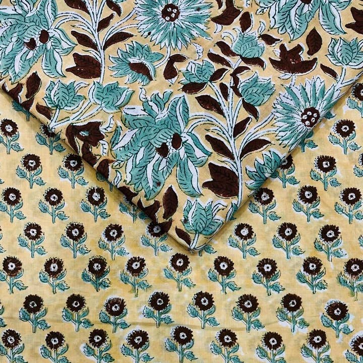 Cuscino Quadrato Aqua Blossom per la vendita all'ingrosso da parte di Folie à Trois