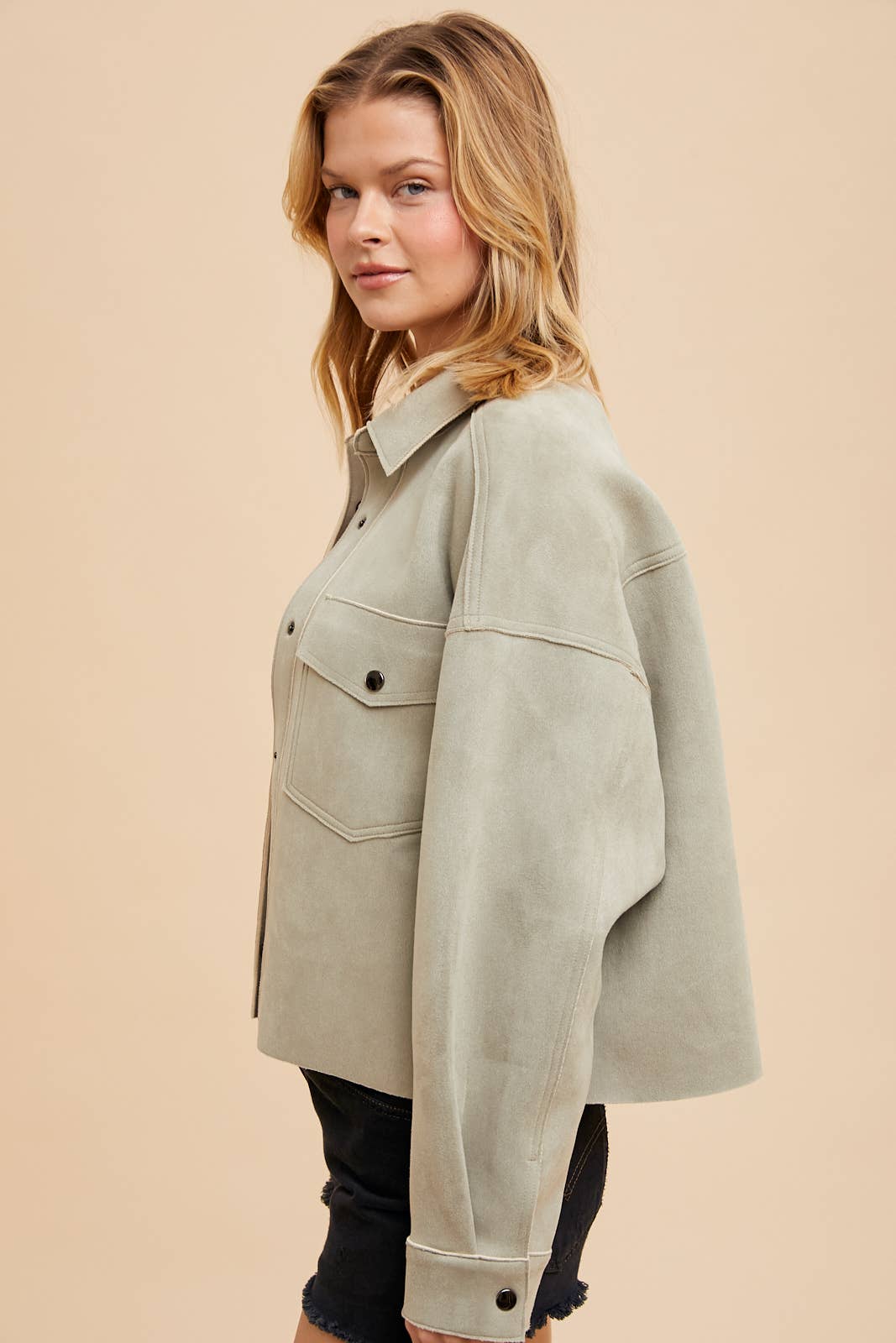 In Loom - Vente Veste – femme - Veste en daim légèrement raccourcie2