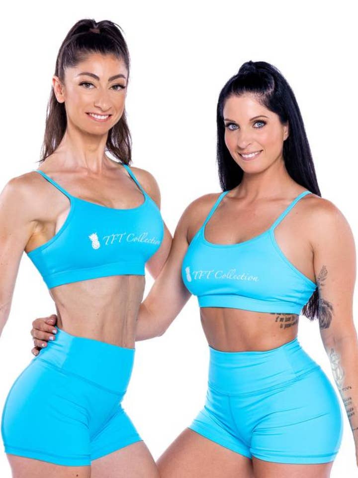 Soutien-gorge de sport bleu Boca Catalina pour la vente par The Fit Traveler Collection