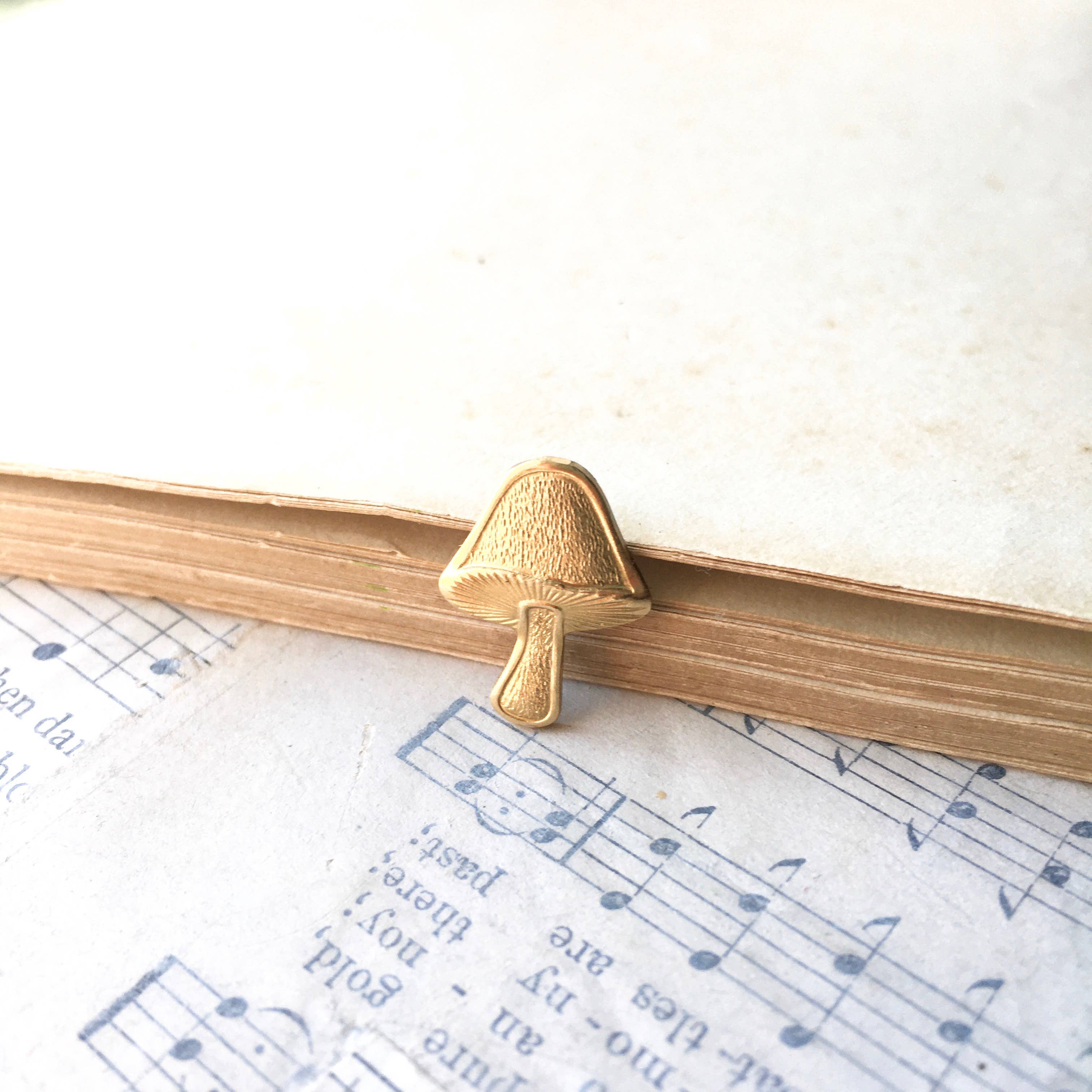 Red Truck Designs - Wholesale Brooch - Mushroom Brooch Tiny Toadstool Tie Tack Fungi Lapel Pin4