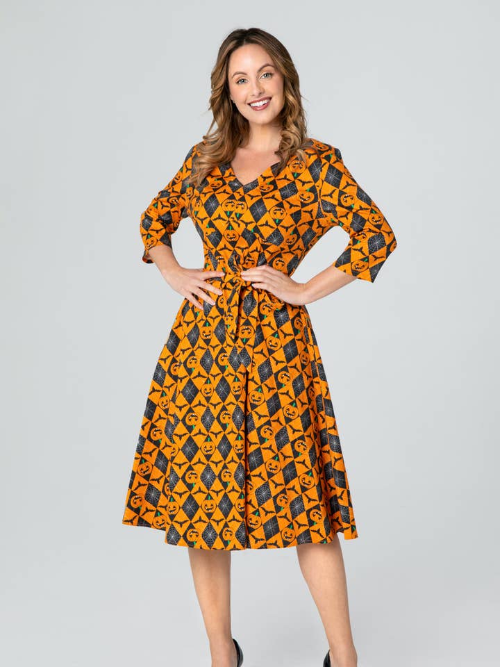 218110 | Pamela | Schommeljurk met zakken voor wholesale door Miss Lulo