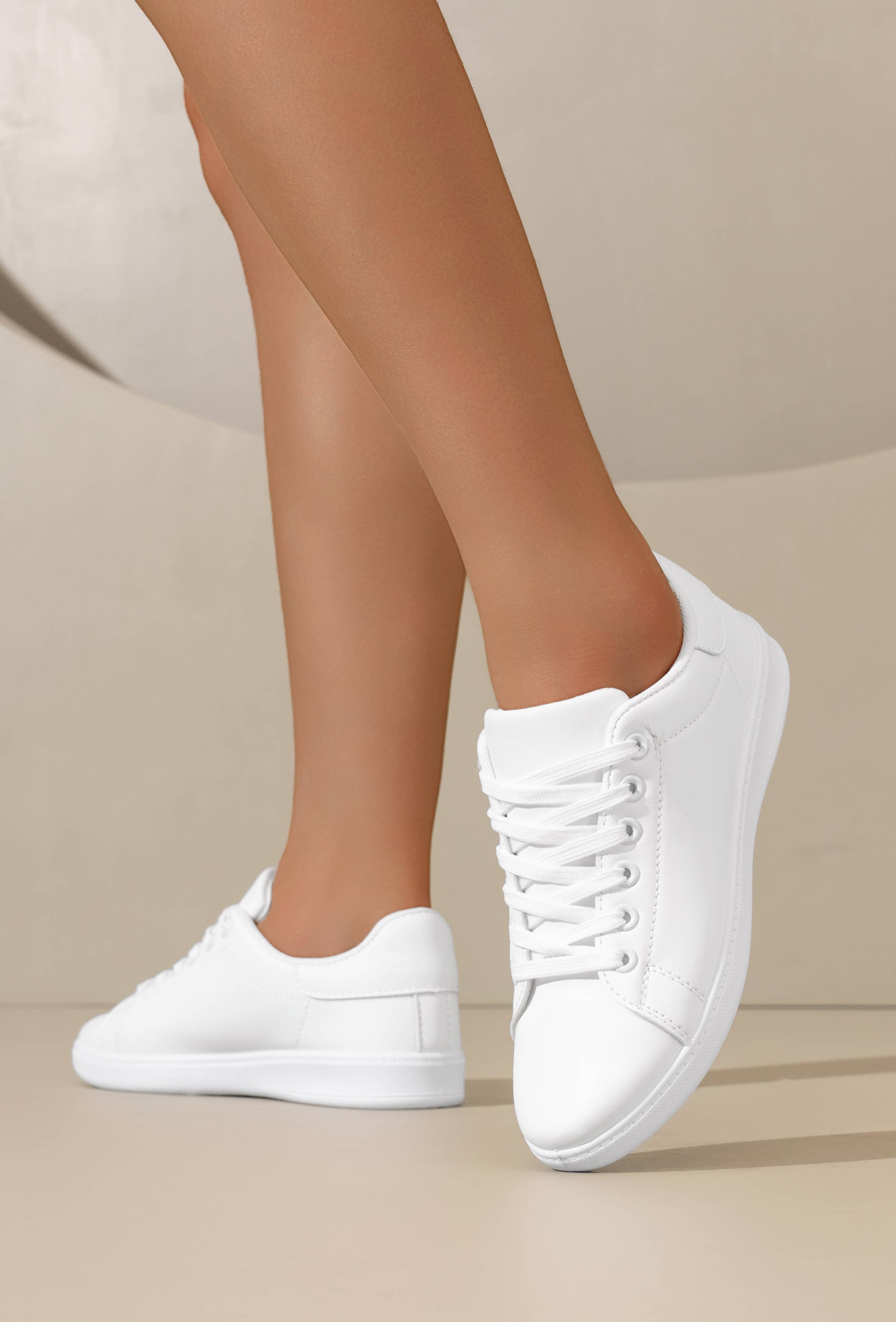 C'M PARIS – wholesale Vardagssneakers - Dam – Minimalistisk Låg Sneaker med Kontrasterande Klack 622311