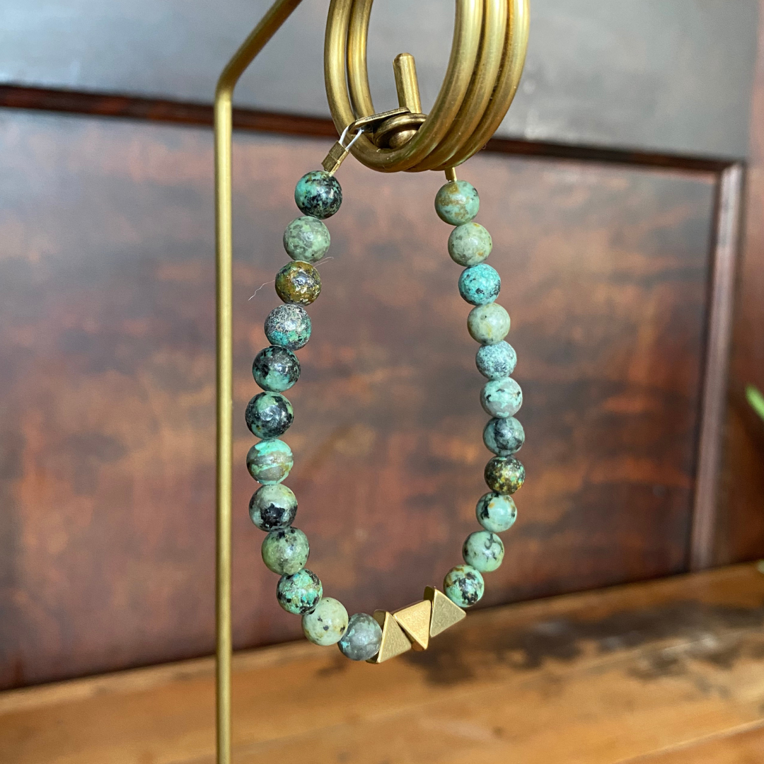 Seeds – Großhandel Perlenarmband – Duluth Armband | Halbedelsteinperlen | Dreiecke aus Messing22